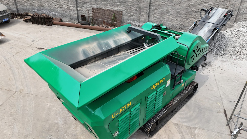 ujc704mobilecompactcrusher